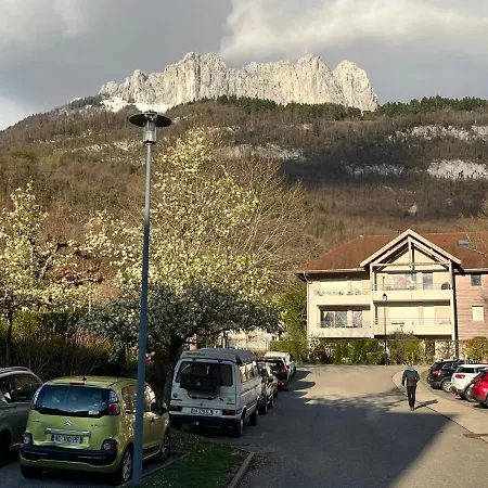 Entre D'annecy Et Montagnes, Golf Et Parapente A Pieds Apartment