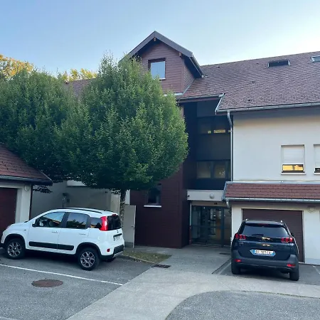 Entre D'annecy Et Montagnes, Golf Et Parapente A Pieds Apartment Talloires